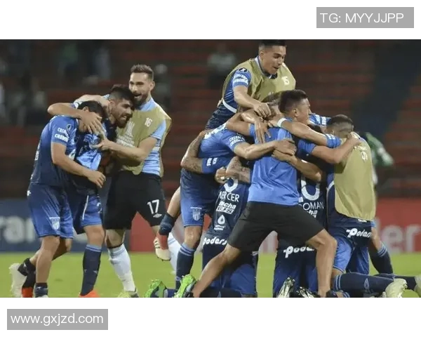 戈多伊与圣洛伦索的激烈对决揭示足球战术的魅力与挑战 戈多伊与圣洛伦索的激烈对决揭示足球战术的魅力与挑战