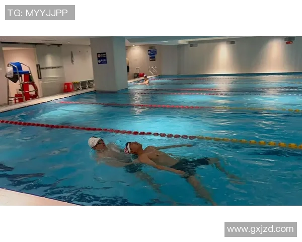 全面解析游泳教学技巧与方法 提升技能从基础到高级的全程指导 全面解析游泳教学技巧与方法 提升技能从基础到高级的全程指导