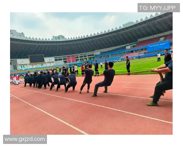 武汉极限运动队团队协作引发热议探讨运动精神与合作的重要性 武汉极限运动队团队协作引发热议探讨运动精神与合作的重要性